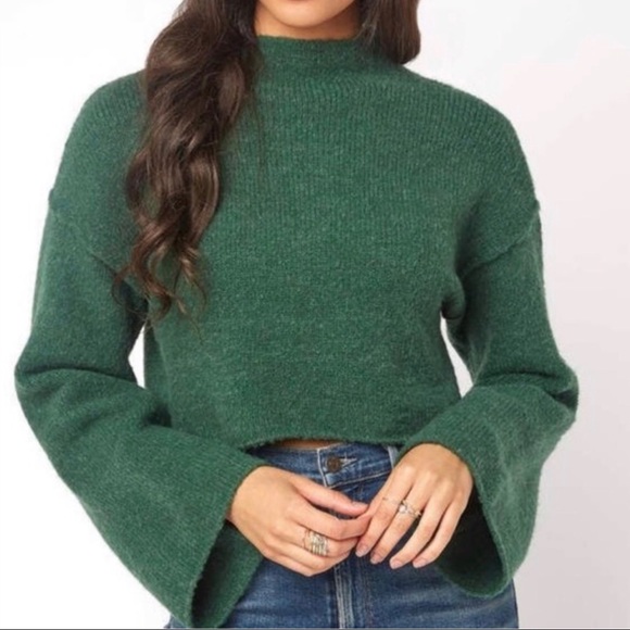 Madewell Sweaters - Madewell lost in a green forest crop sweater